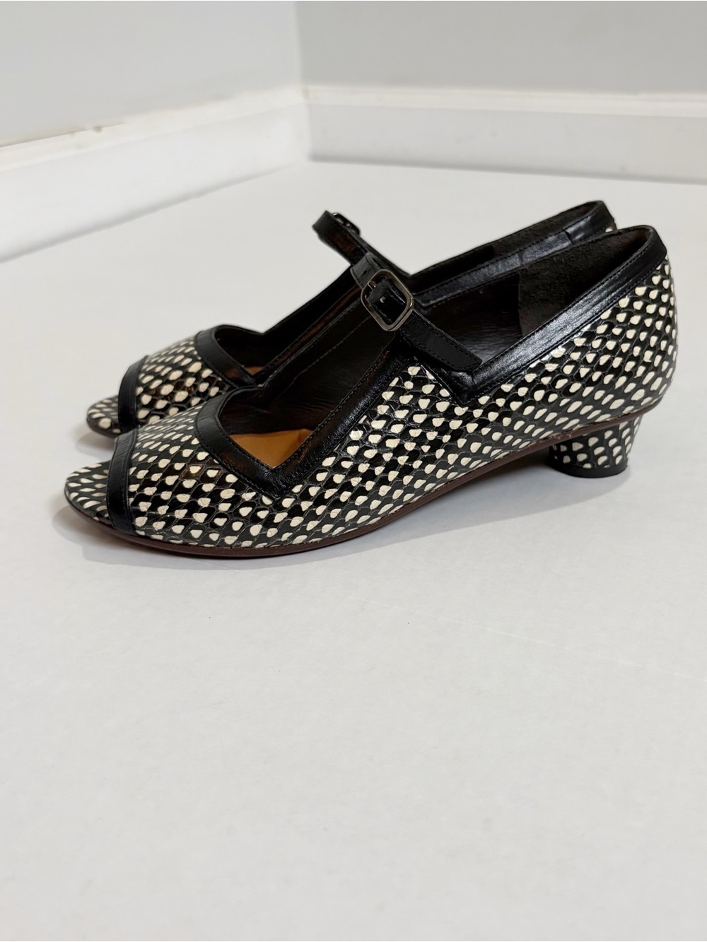 Chie Mihara Peep Toe Mary Jane Pumps Heels Size EU36 Size 6 Black and White